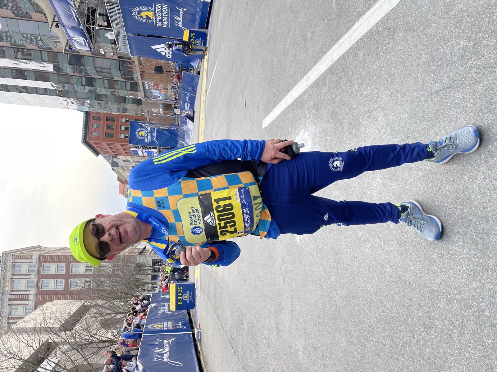 Dan Alperin running the 2022 Boston Marathon
